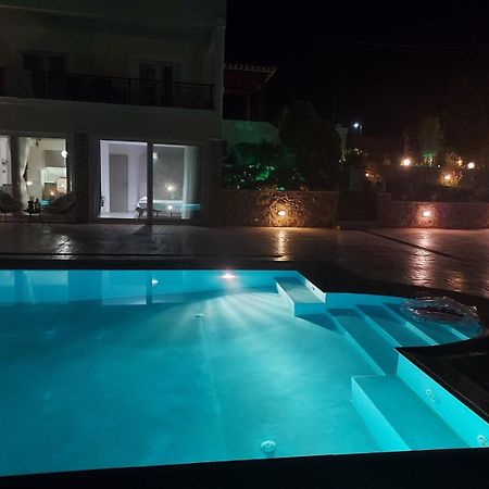Luxury Arartments Tzemi Villa Porto Heli Bagian luar foto